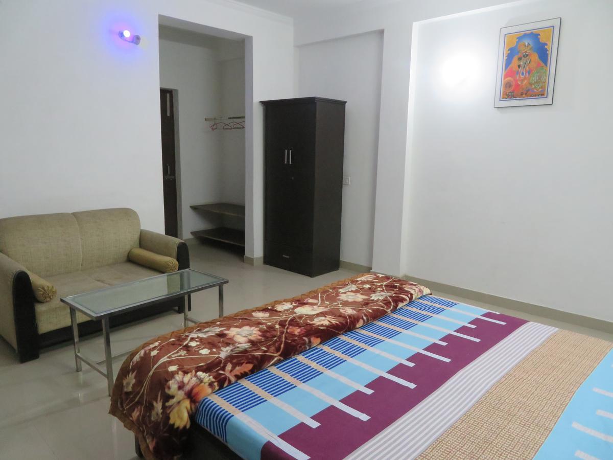 Nikunj Palace Hotell Vrindāvan Exteriör bild